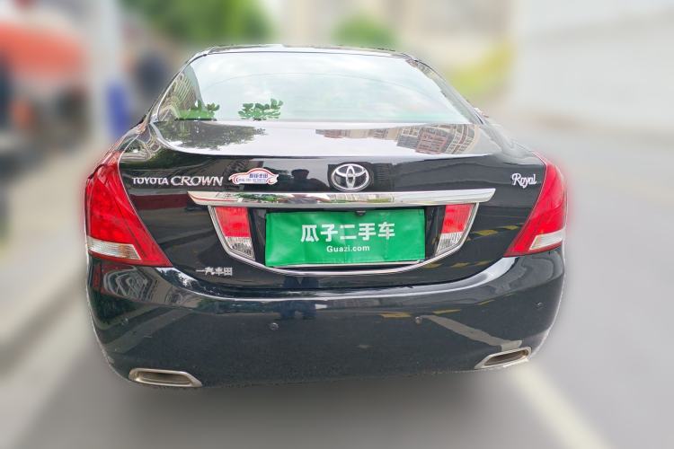 Used Toyota Crown 2011 2.5L Royal Special Edition with Leather and Sunroof Exterior 4