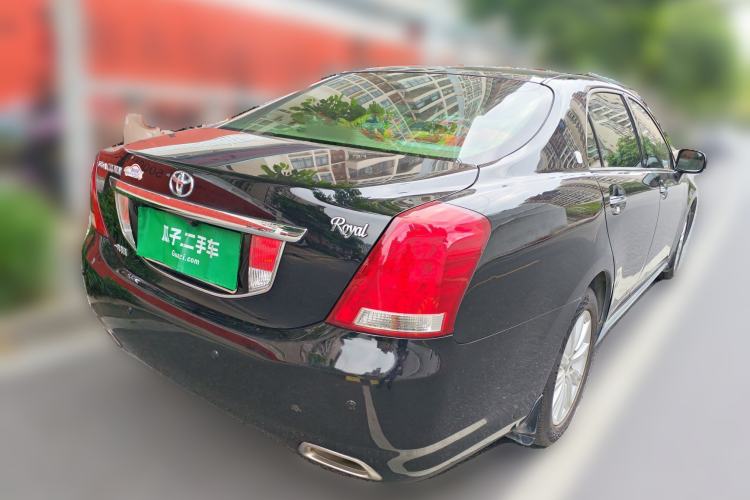 Used Toyota Crown 2011 2.5L Royal Special Edition with Leather and Sunroof Exterior 5