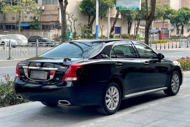Used Toyota Crown 2011 2.5L Royal Special Edition with Leather and Sunroof Exterior 5
