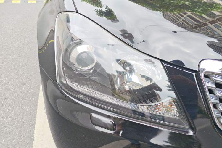 Used Toyota Crown 2011 2.5L Royal Special Edition with Leather and Sunroof Exterior 6