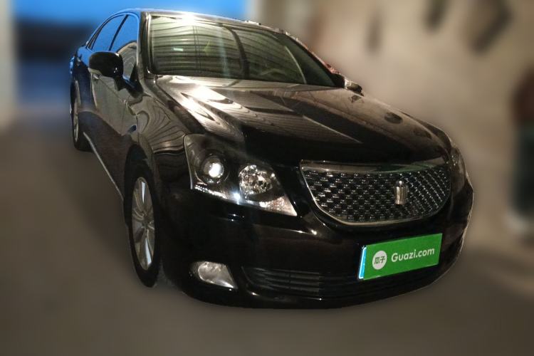 Used Toyota Crown 2011 2.5L Royal Special Edition with Leather and Sunroof Front Right 45 Deg