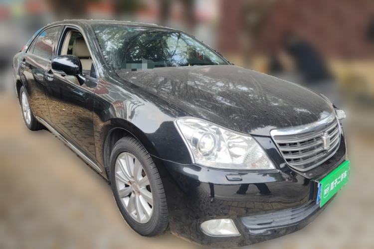 Used Toyota Crown 2011 2.5L Royal Special Edition with Leather and Sunroof Front Right 45 Deg