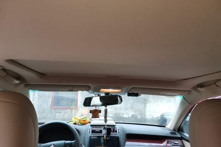 Used Toyota Crown 2011 2.5L Royal Special Edition with Leather and Sunroof Headliner