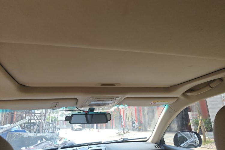 Used Toyota Crown 2011 2.5L Royal Special Edition with Leather and Sunroof Headliner