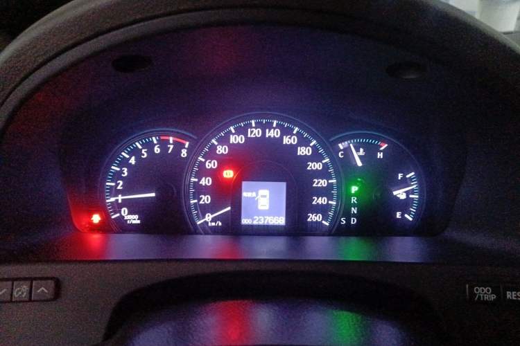 Used Toyota Crown 2011 2.5L Royal Special Edition with Leather and Sunroof Instrument Cluster