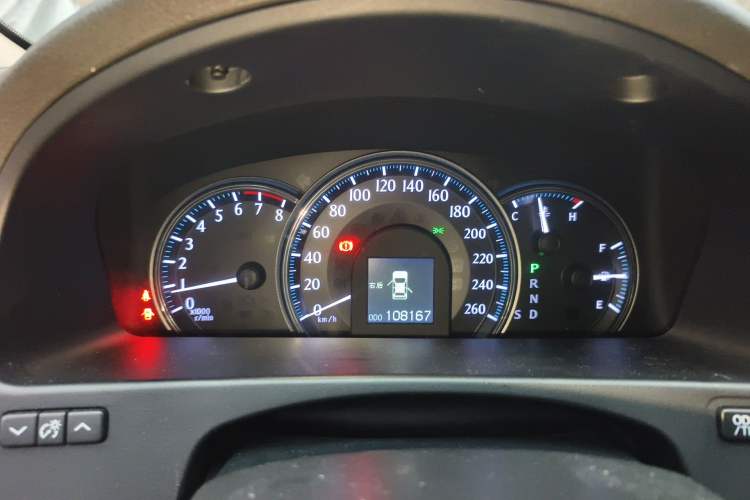 Used Toyota Crown 2011 2.5L Royal Special Edition with Leather and Sunroof Instrument Cluster