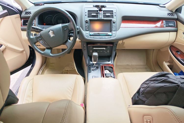 Used Toyota Crown 2011 2.5L Royal Special Edition with Leather and Sunroof Interior 2