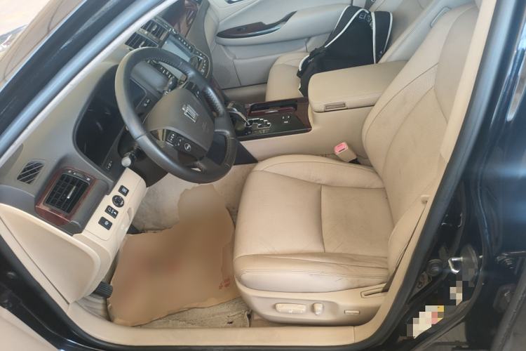 Used Toyota Crown 2011 2.5L Royal Special Edition with Leather and Sunroof Left Front Seat