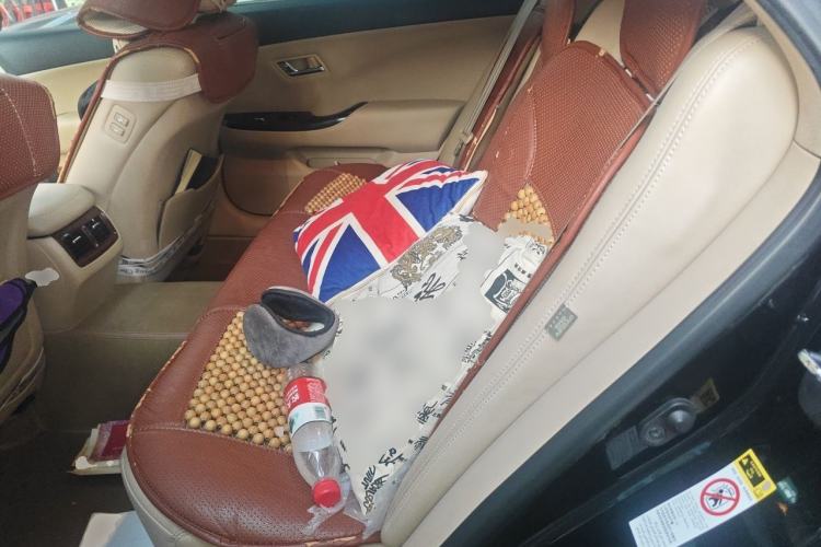 Used Toyota Crown 2011 2.5L Royal Special Edition with Leather and Sunroof Left Rear Seat