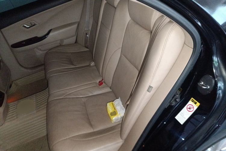 Used Toyota Crown 2011 2.5L Royal Special Edition with Leather and Sunroof Left Rear Seat