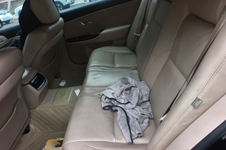 Used Toyota Crown 2011 2.5L Royal Special Edition with Leather and Sunroof Left Rear Seat