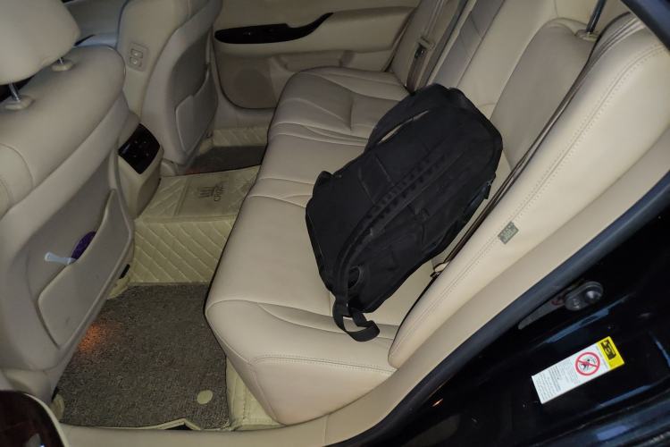 Used Toyota Crown 2011 2.5L Royal Special Edition with Leather and Sunroof Left Rear Seat