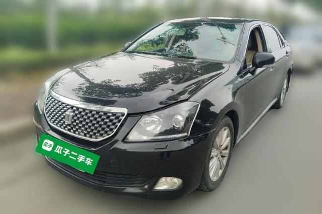 Used Toyota Crown 2011 2.5L Royal Special Edition with Leather and Sunroof