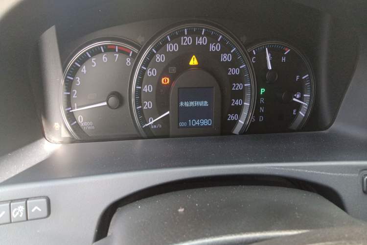 Used Toyota Crown 2011 2.5L Royal Special Edition with Leather and Sunroof Odometer Close Up