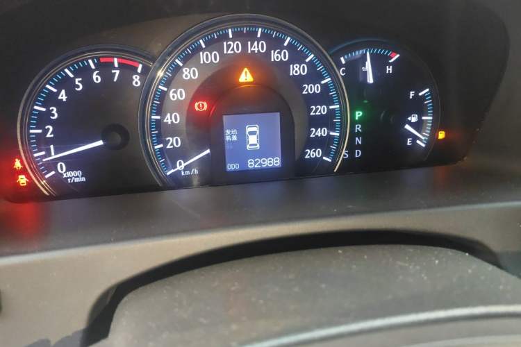 Used Toyota Crown 2011 2.5L Royal Special Edition with Leather and Sunroof Odometer Close Up