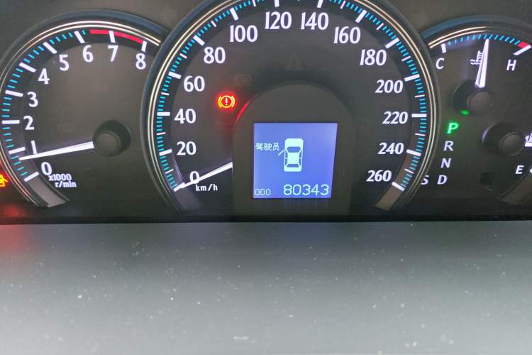 Used Toyota Crown 2011 2.5L Royal Special Edition with Leather and Sunroof Odometer Close Up