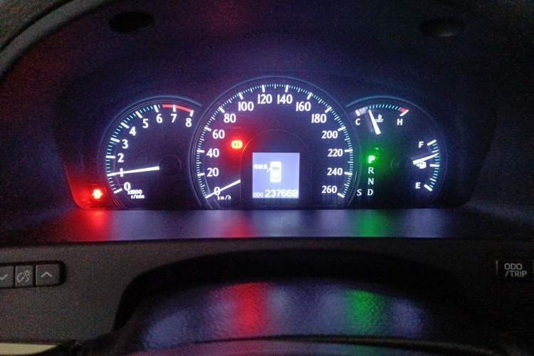 Used Toyota Crown 2011 2.5L Royal Special Edition with Leather and Sunroof Odometer Close Up