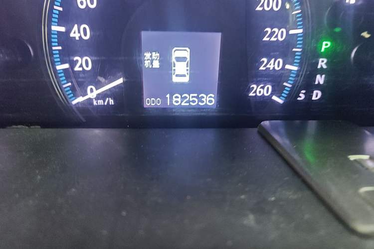 Used Toyota Crown 2011 2.5L Royal Special Edition with Leather and Sunroof Odometer Close Up