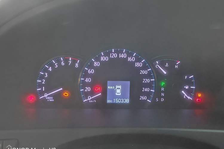 Used Toyota Crown 2011 2.5L Royal Special Edition with Leather and Sunroof Odometer Close Up