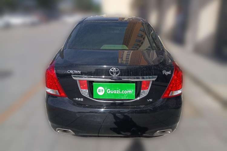 Used Toyota Crown 2011 2.5L Royal Special Edition with Leather and Sunroof Rear