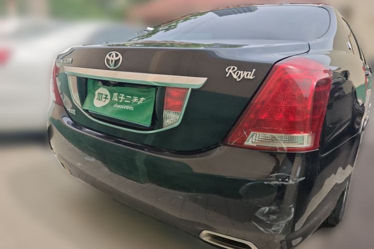 Used Toyota Crown 2011 2.5L Royal Special Edition with Leather and Sunroof Rear