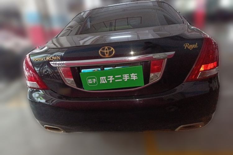 Used Toyota Crown 2011 2.5L Royal Special Edition with Leather and Sunroof Rear