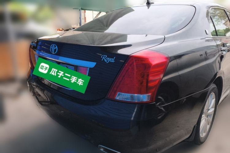 Used Toyota Crown 2011 2.5L Royal Special Edition with Leather and Sunroof Rear