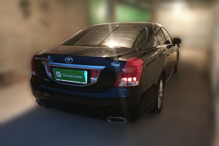 Used Toyota Crown 2011 2.5L Royal Special Edition with Leather and Sunroof Rear Right 45 Deg