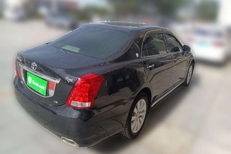 Used Toyota Crown 2011 2.5L Royal Special Edition with Leather and Sunroof Rear Right 45 Deg