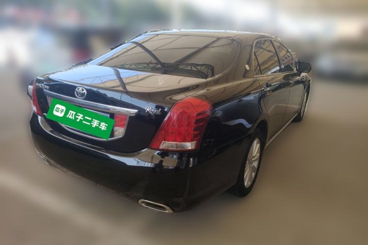 Used Toyota Crown 2011 2.5L Royal Special Edition with Leather and Sunroof Rear Right 45 Deg