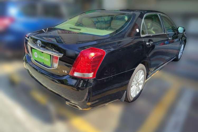 Used Toyota Crown 2011 2.5L Royal Special Edition with Leather and Sunroof Rear Right 45 Deg