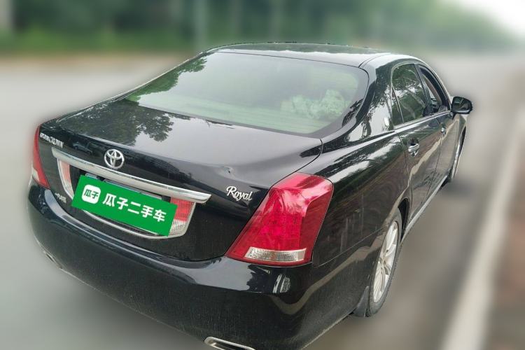 Used Toyota Crown 2011 2.5L Royal Special Edition with Leather and Sunroof Rear Right 45 Deg