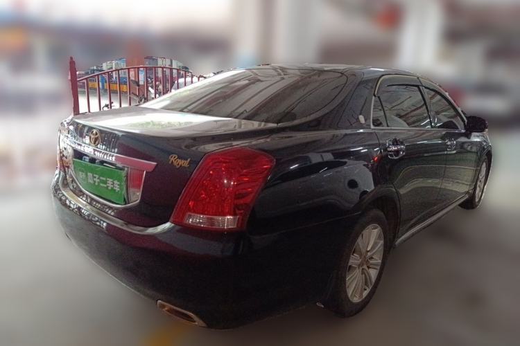 Used Toyota Crown 2011 2.5L Royal Special Edition with Leather and Sunroof Rear Right 45 Deg