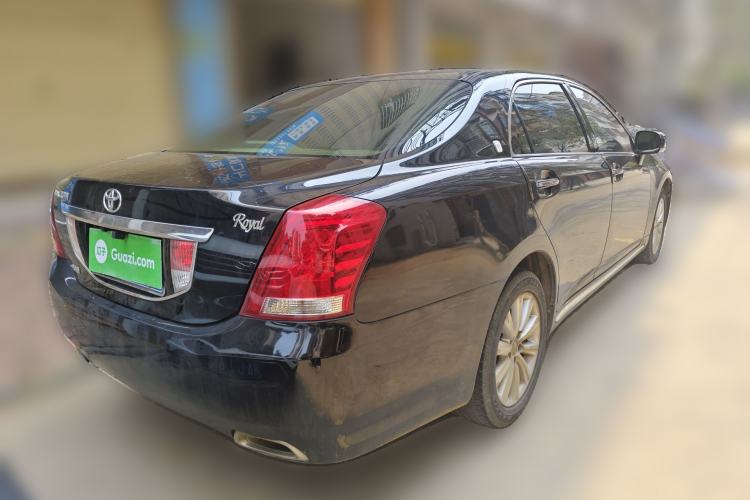 Used Toyota Crown 2011 2.5L Royal Special Edition with Leather and Sunroof Rear Right 45 Deg