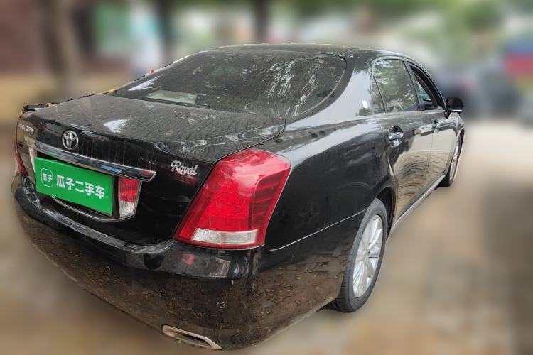 Used Toyota Crown 2011 2.5L Royal Special Edition with Leather and Sunroof Rear Right 45 Deg