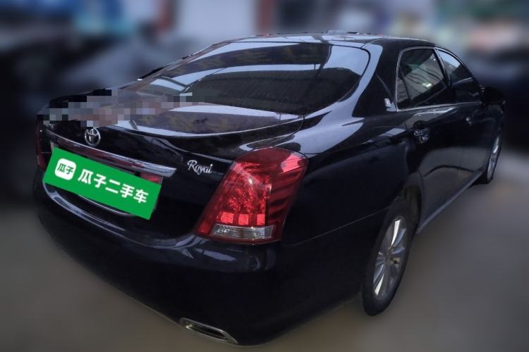 Used Toyota Crown 2011 2.5L Royal Special Edition with Leather and Sunroof Rear Right 45 Deg