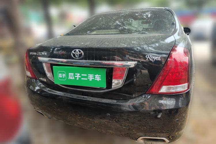 Used Toyota Crown 2011 2.5L Royal Special Edition with Leather and Sunroof Rear