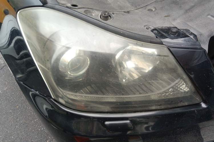 Used Toyota Crown 2011 2.5L Royal Special Edition with Leather and Sunroof Right Front Headlight