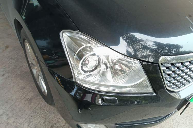 Used Toyota Crown 2011 2.5L Royal Special Edition with Leather and Sunroof Right Front Headlight