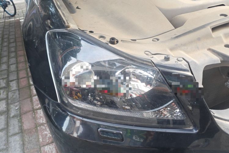 Used Toyota Crown 2011 2.5L Royal Special Edition with Leather and Sunroof Right Front Headlight