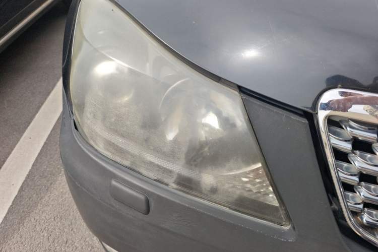 Used Toyota Crown 2011 2.5L Royal Special Edition with Leather and Sunroof Right Front Headlight