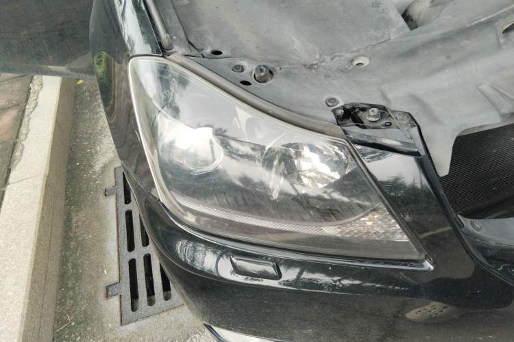 Used Toyota Crown 2011 2.5L Royal Special Edition with Leather and Sunroof Right Front Headlight