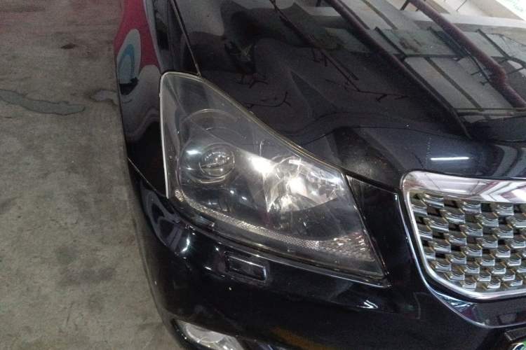 Used Toyota Crown 2011 2.5L Royal Special Edition with Leather and Sunroof Right Front Headlight