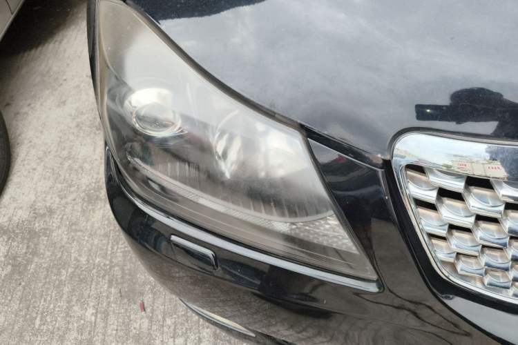 Used Toyota Crown 2011 2.5L Royal Special Edition with Leather and Sunroof Right Front Headlight
