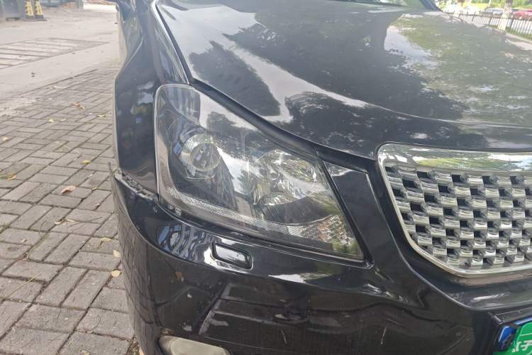 Used Toyota Crown 2011 2.5L Royal Special Edition with Leather and Sunroof Right Front Headlight