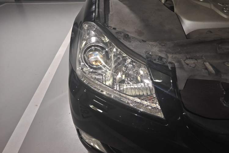 Used Toyota Crown 2011 2.5L Royal Special Edition with Leather and Sunroof Right Front Headlight