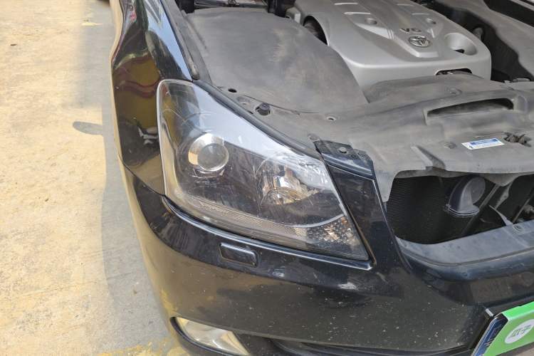 Used Toyota Crown 2011 2.5L Royal Special Edition with Leather and Sunroof Right Front Headlight