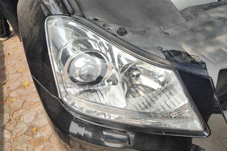 Used Toyota Crown 2011 2.5L Royal Special Edition with Leather and Sunroof Right Front Headlight