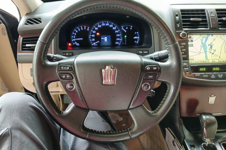 Used Toyota Crown 2011 2.5L Royal Special Edition with Leather and Sunroof Steering Wheel