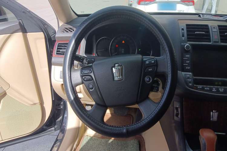 Used Toyota Crown 2011 2.5L Royal Special Edition with Leather and Sunroof Steering Wheel